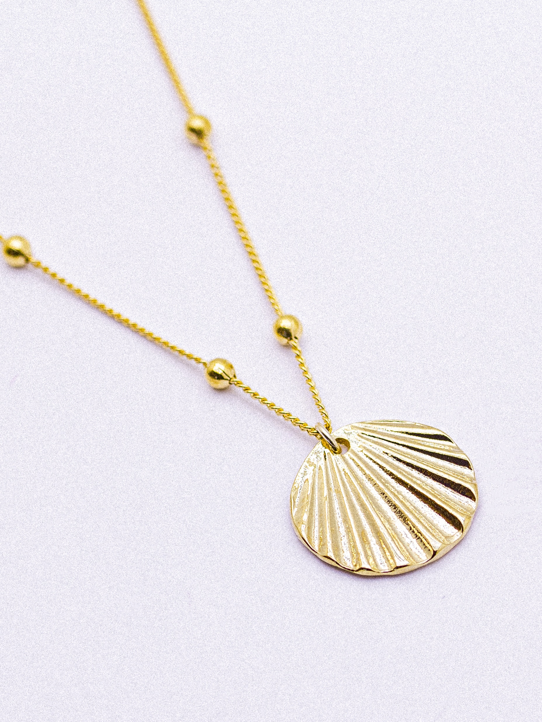 Collier pendentif shell
